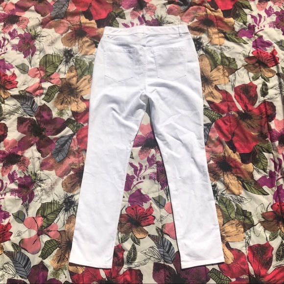 5/$25 Coldwater Creek Jeans - Picture 2 of 2